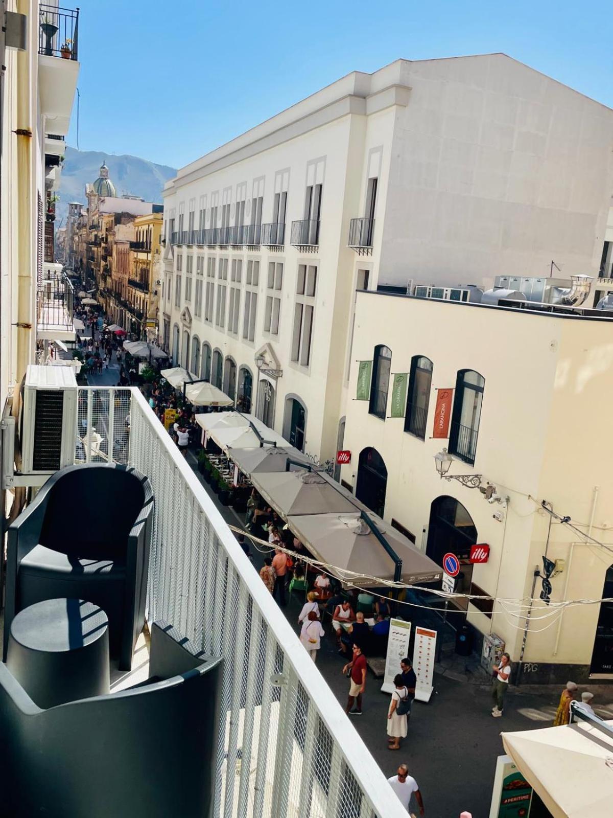 Acomodação com café da manhã  Bieddu - Center Palermo